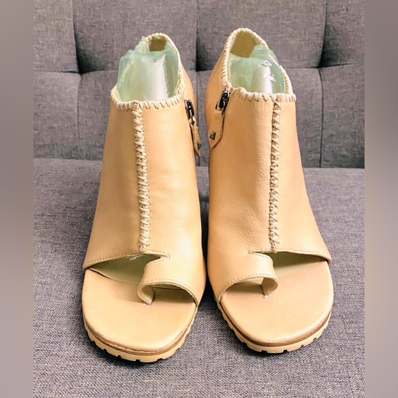 Donald J Pliner Lisa Tan Leather
Ankle Heel Stiletto Bootie & Open Toe - Picture 5 of 15